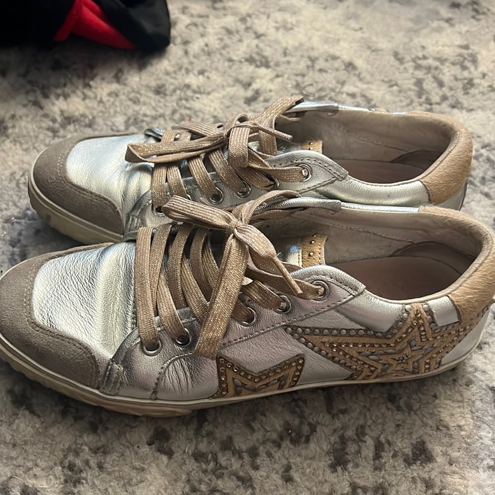 Ash Metallic Sneakers size 8